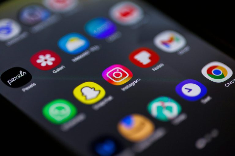 namna ya kutengeneza app